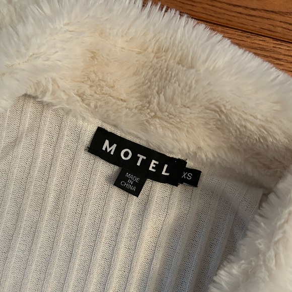 Motel Rocks Loria fur cardigan white - Picture 4 of 6
